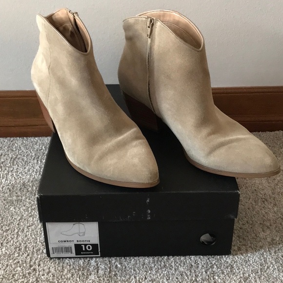 Banana Republic Cowboy Bootie Beige Ankle Boots - Picture 2 of 3